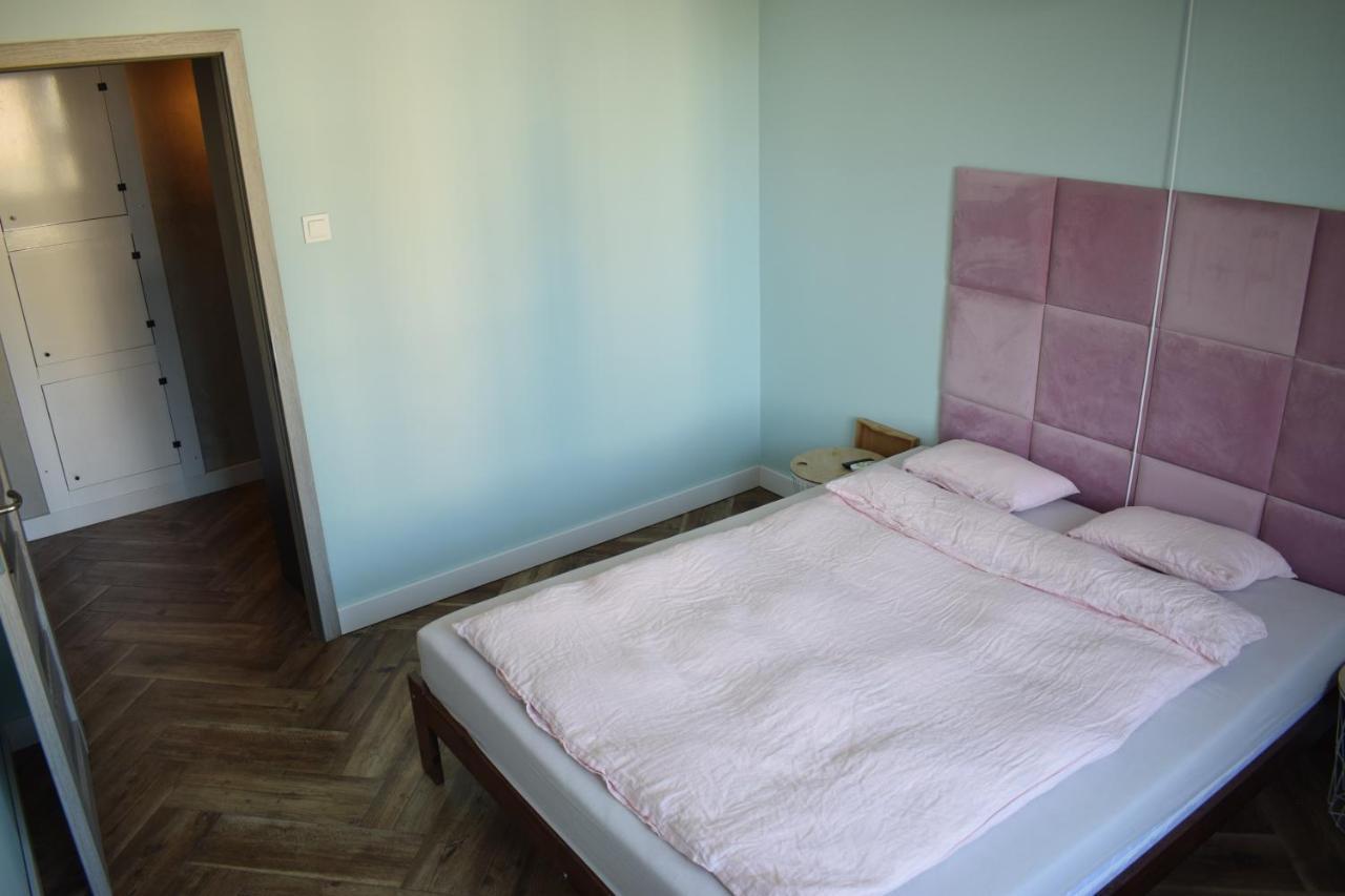 Apartament 3 Pokoje Balkon 50M2 Wyposazone Parking Lägenhet Wrocław Exteriör bild
